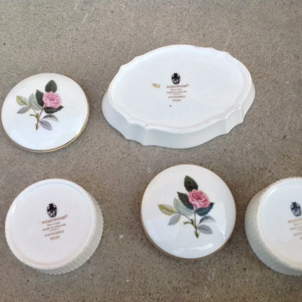 Wedgwood Bone China 3x Vanity Storage Hathaway Rose Pattern